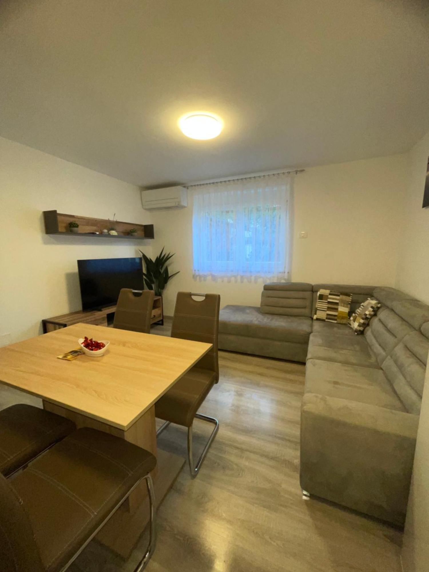 Apartma Dzana Zaga Exterior photo